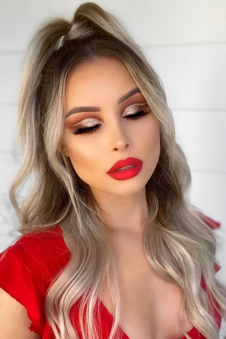 Makeup Bibir, Holiday Glam Makeup, Red Makeup Looks, Makeup Cantik, Red Lips Makeup Look, Maquillage On Fleek, New Year's Makeup, Cute Eyeshadow Looks, Christmas Makeup Look