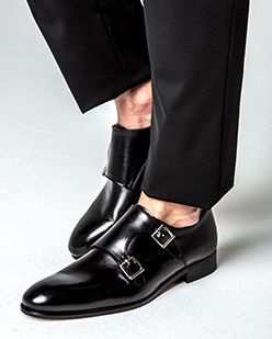 I am going to take a deep dive into double monk strap shoes and will give you the scoop on how to wear them, what to look for when buying a pair, along with what to wear them with. Black Monk Strap Shoes Men Outfits, Monk Strap Shoes Men Outfits, Black Monk Strap Shoes, Monk Strap Shoes Men, Mens Monk Strap Shoes, Black Monks, Double Monk Strap Shoes, Monk Shoes, Black Suit Men