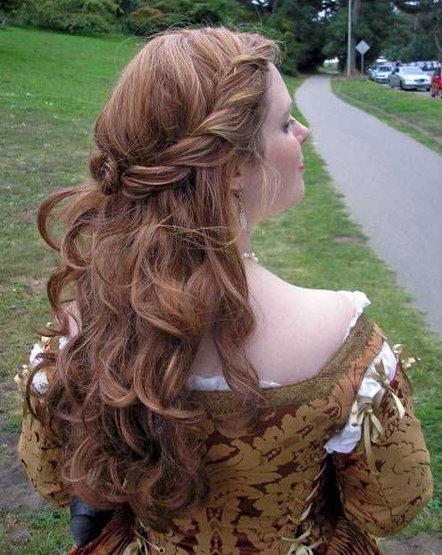 Ren hair. Italian Cortesan Shakespearean Hairstyles, Renassiance Hair Styles, Midevil Hairstyles Princesses, Reinassance Hairstyle, Medieval Princess Hairstyles, Fantasy Hairstyles Medium Length, Venus Hairstyle, Princes Hair Styles, 1600s Hairstyles