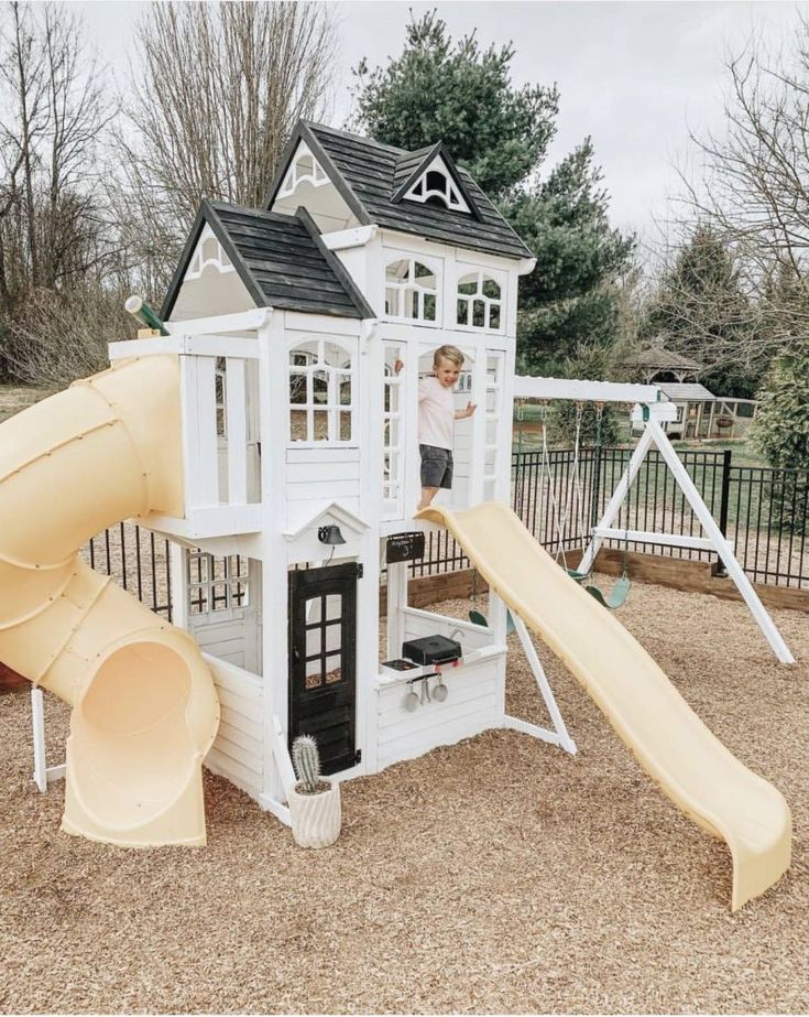 Top 10 Kids Outdoor Playhouses From Instagram Kids Outdoor Playhouses, Costco Playhouse, Outdoor Playhouses, Kids Playhouse Outdoors, Backyard Playset, Backyard Playhouse, Kids Outdoor Play, Playhouse Outdoor, Backyard Playground