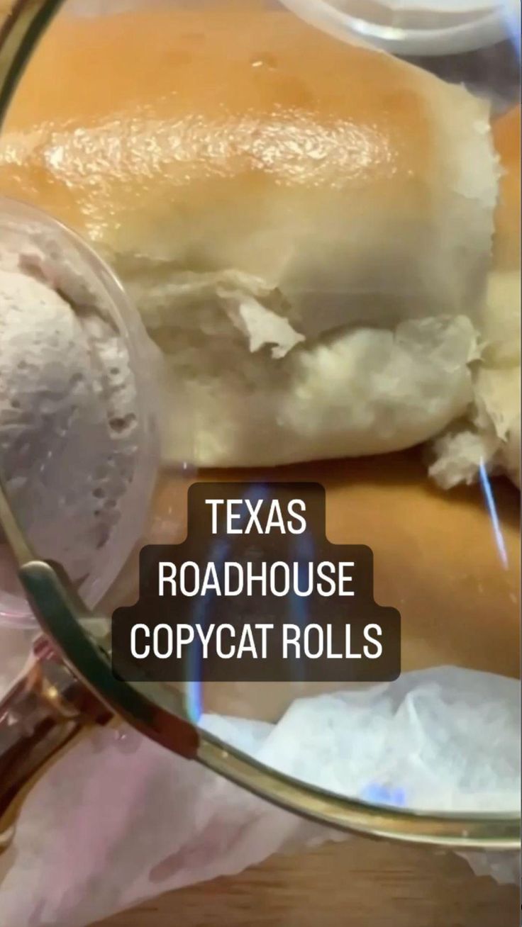 a close up of a plate of food with text that reads texas roadhouse copycat rolls