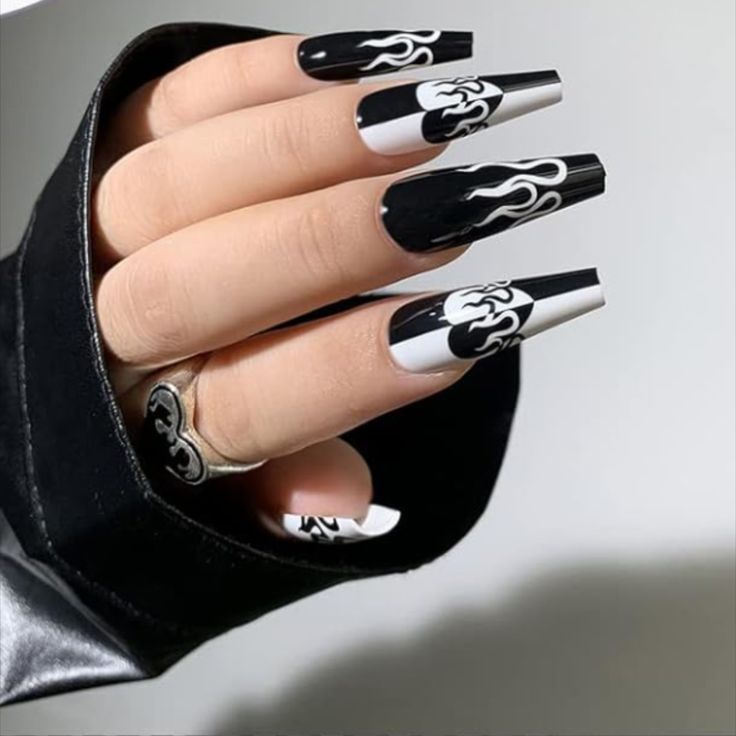 https://solo.to/_genz_glowup_1306 Nagellack Trends, Cute Nails For Fall, Long Nail Designs, Nail Swag, Halloween Nail Designs, Fall Nail Art, Halloween Nail, Halloween Nail Art, Fall Nail Designs