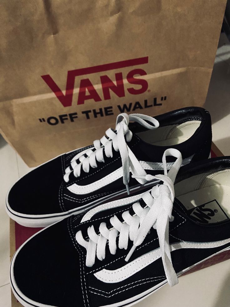 #vansoldskool Old Skool Aesthetic, Vans Old Skool Aesthetic, Old Skool Vans, Vans Off The Wall, Vans Old Skool, Shoe Lover, Old Skool, Vans Old Skool Sneaker, I Got This