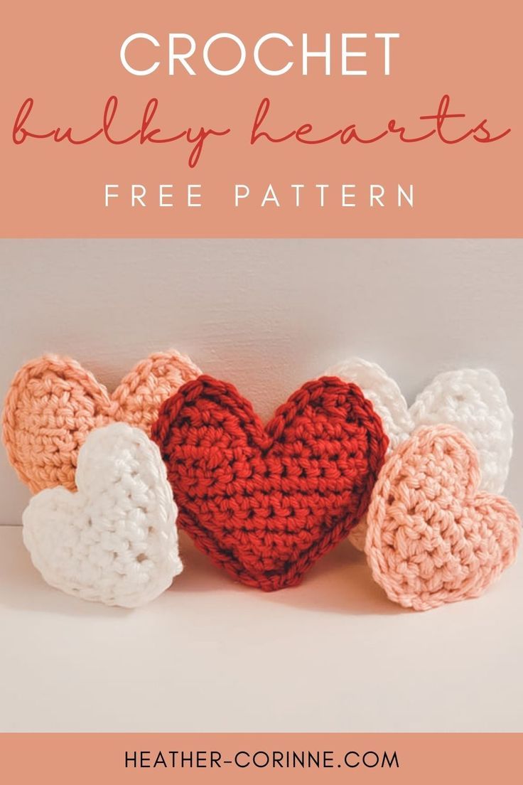 Bulky Heart Plush Pillows - Free Crochet Pattern - Includes an image of the large and small size options with a fun pink & red Valentine's background. Crochet Zig Zag, Free Heart Crochet Pattern, Heart Crochet Pattern, Crocheted Hearts, Crochet Quotes, Crochet Valentine Patterns, Crochet Hearts, Heart Plush, Heart Crochet