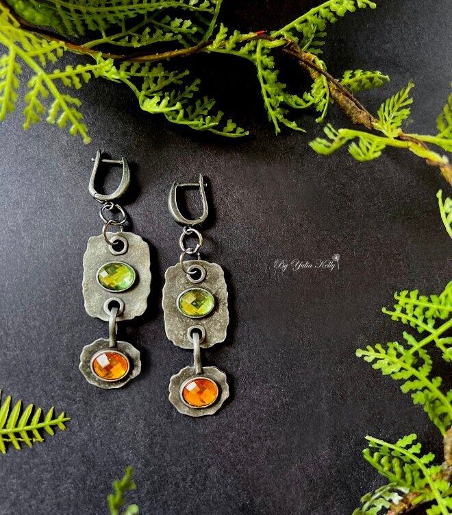 Beautiful Earrings with Tribal Green and Orange Zircon Earrings. A timeless and wearable pair of earrings that look great with both formal and informal attire.  The earrings are 6,5*2 cm.  Dark Silver Fittings and Ornaments. Earrings made in a very dynamic and exclusive style look very presentable and exciting.  After payment, your order will be prepared for shipping within 2 to 4 business days. Your order will come wrapped with care and prepared for wearing or giving. Taking care of your produc Earrings Artificial, Vintage Online Shop, Informal Attire, Hippy Gifts, Orange Stone, Zircon Earrings, Earrings Green, Colorful Earrings, Green Crystal