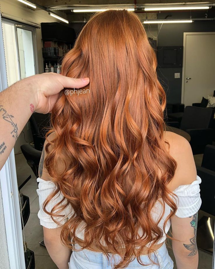 ESTÃO PRONTAS PRA EVOLUÇÃO DO #RUIVONUDE?! A gente vai dominar o MUNDO baby 🧡 vamos pintar esse mundo de cobre comigo? #RoyalTakeOver… Light Auburn Hair Color, Light Auburn Hair, Natural Red Hair, Ginger Hair Color, Hair Color Auburn, Copper Hair Color, Hair Done, Long Red Hair, Fuller Hair