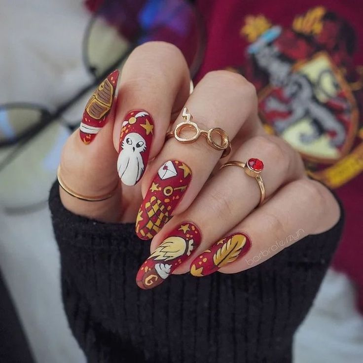 Maquillage Harry Potter, Harry Potter Nails Designs, Potter Nails, Harry Potter Makeup, Harry Potter Nail Art, Harry Potter Nails, Stile Harry Potter, Halloween Nails Diy, Glume Harry Potter