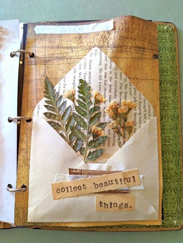 Dried Flower Envelope, Diy Photo Greeting Cards, Scrapbook Dried Flowers, Dried Flowers Journal Ideas, Dried Flowers Scrapbook, Nature Junk Journal Ideas, Dried Flowers In Books, Altered Book Journal Ideas, Dried Flowers Journal