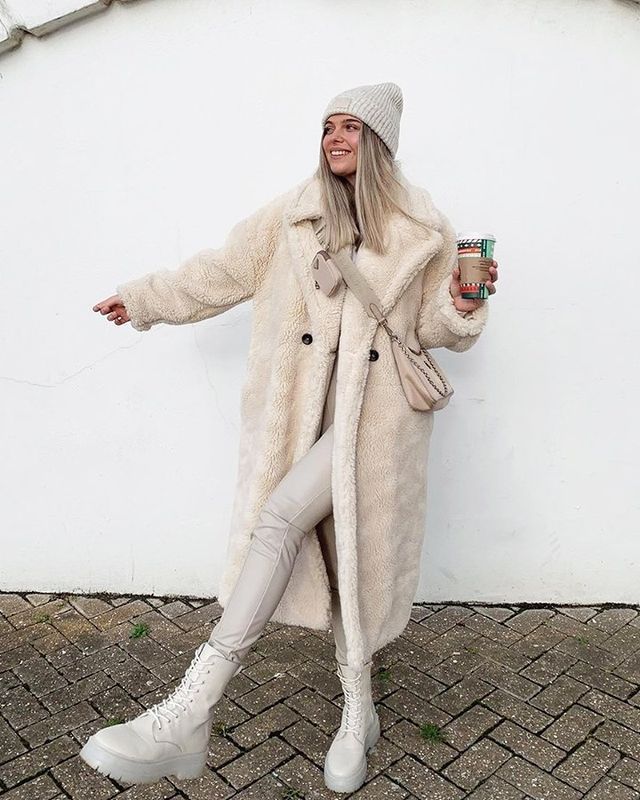 Faux Fur Coats Outfit, Fall Winter Fashion Trends, Winter Outfit Inspiration, Womens Fashion Inspiration, Casual Chic Outfit, Pinterest Fashion, It's Cold, Winter Fashion Outfits, Winter Looks