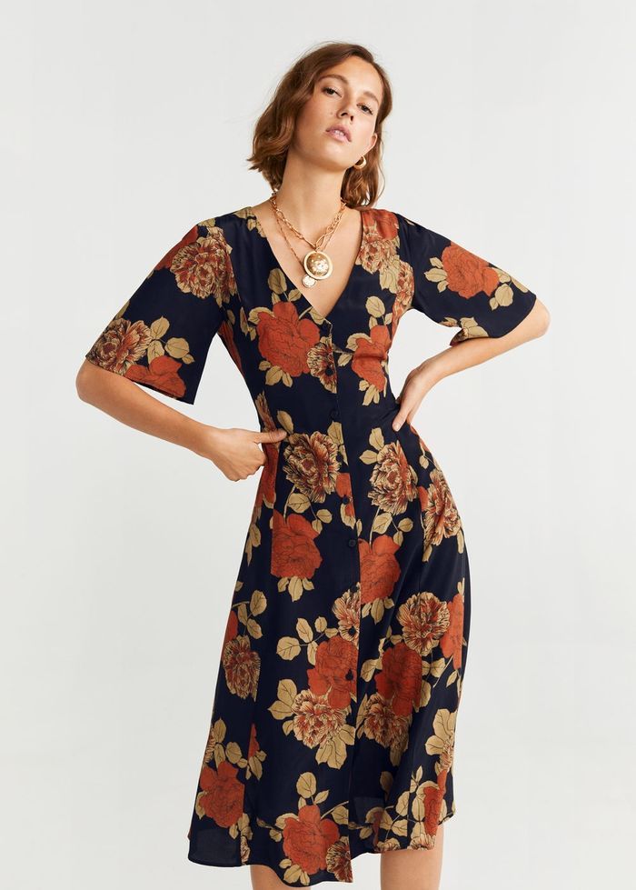 Mango Midi Floral Dress  $80 Casual Teacher Outfits, Midi Floral Dress, Floral Dresses Long, Womens Floral Dress, Mode Inspo, Looks Chic, Mode Inspiration, Floral Midi Dress, Classy Outfits