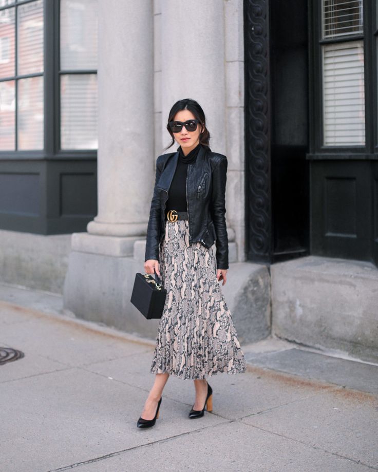 Pleated midi skirt + petite friendly moto jacket Snakeskin Skirt, Job Outfits, Petite Midi Skirt, Black Leather Jacket Outfit, Mum Style, Rok Midi, Midi Outfits, Thrifted Outfit, Pleated Skirt Outfit