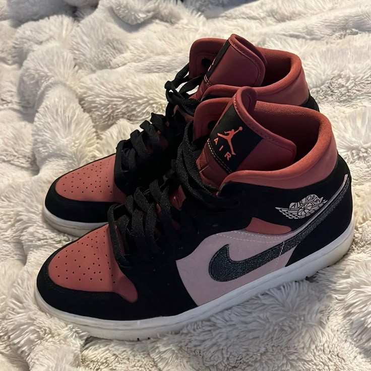 Barely Worn - Great Condition Shoe Game For Women, Cute Jordans, Jordans 1, Pretty Sneakers, Sneakers Jordans, Air Shoes, Cute Nike Outfits, Custom Nike Shoes, Cute Shoes Heels