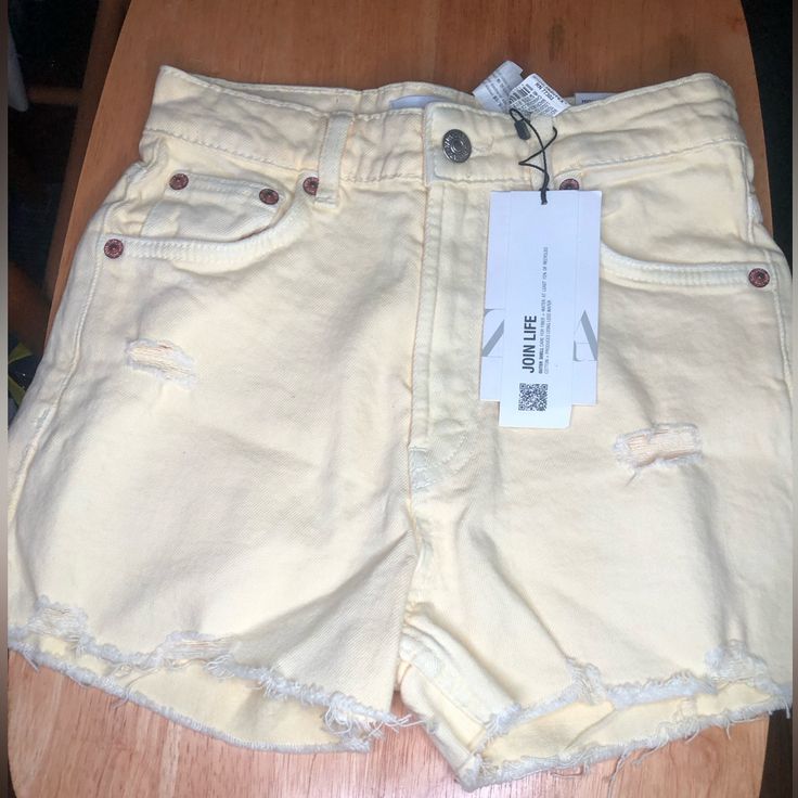 Nwt Women’s Yellow Zara Shorts New, Excellent Condition Size Either 0 Or 00 *Ratb1 Yellow Cutoff Bottoms For Summer, Zara High-waist Shorts For Spring, Zara High Waist Spring Shorts, Zara High-waist Spring Shorts, Summer Yellow Cutoff Bottoms, Zara Relaxed Fit Spring Shorts, Zara High Waist Summer Bottoms, Zara Yellow High Waist Bottoms, Zara Summer Shorts With Short Legs