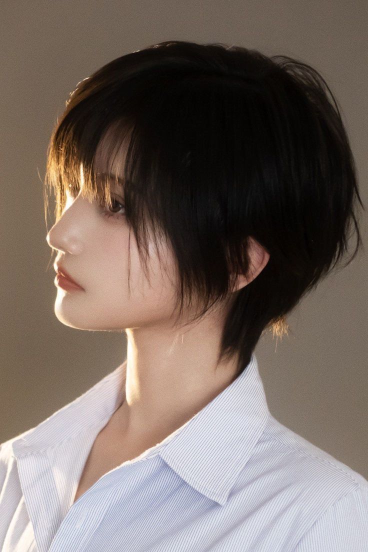 A pixie bob is a hairstyle that combines elements of a classic bob haircut and a short pixie haircut. it's essentially a longer, or a grown-out, pixie cut that has a bob like shape. #undercutpixiewithhairtattoo 😍 #hairtattoo #Hairology https://youtu.be/lCEMW1DsiR4 Tomboy Haircut, Short Hair Tomboy, Pixie Bob Haircut, Asian Short Hair, Hair Inspiration Short, Shot Hair Styles, Short Pixie Haircuts, Girl Short Hair, Hair Reference