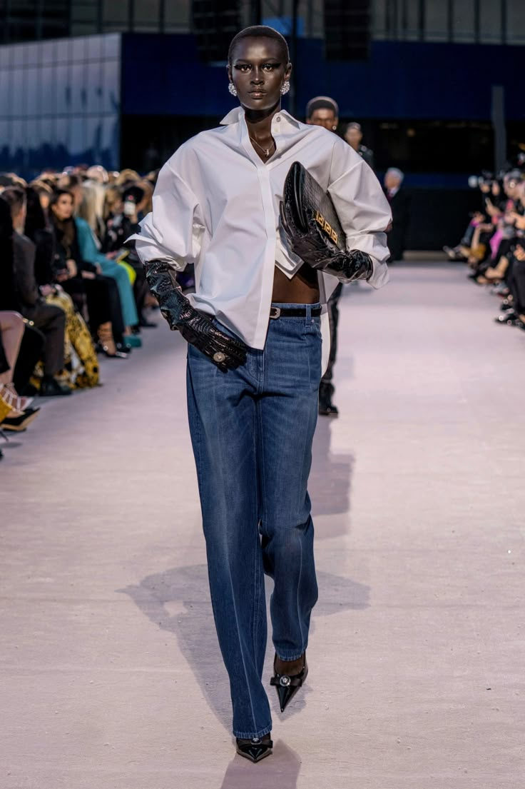 Fall 2023 Trends: Normcore [PHOTOS] – WWD Trends For Fall 2023, Normcore Fashion, Style 2023, 2023 Trends, Autumn Street Style, Urban Wear, Winter 2023, Fall 2023, Harper's Bazaar