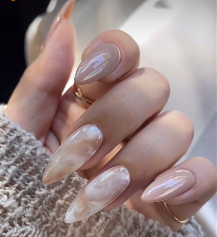 Milky White Fall Nails, White Marble Nail Designs, Milky White Marble Nails, Milky Nails Ideas, Milky White Nails With Design, Milky White Almond Nails, White Marble Nails, Nails Milky White, White Almond Nails