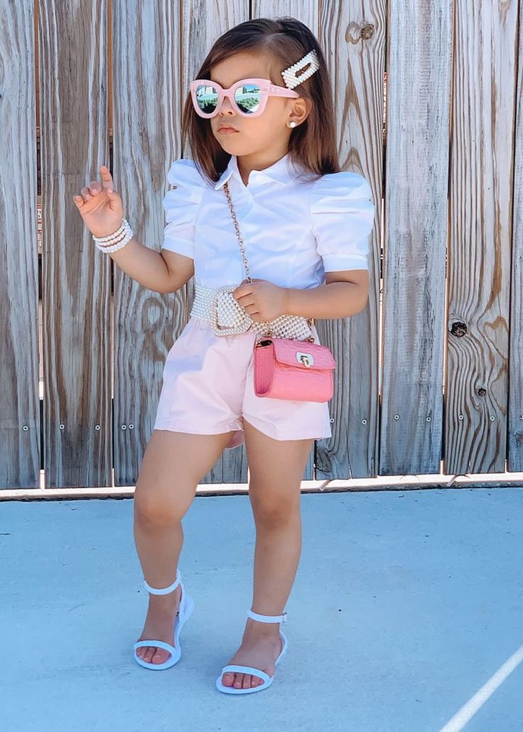 #girlsfashion #littlegirls #kidsfashionideas #fashion #fashionstyle #fashiontrend #moda #skirtfashion #outfits #outfitideas #outfitgirl #style #sunglasses #childrens White Sandal, Fashion Baby Girl, Fashion Baby Girl Outfits, Foto Baby, Toddler Girl Style, Kids Styles, فستان سهرة