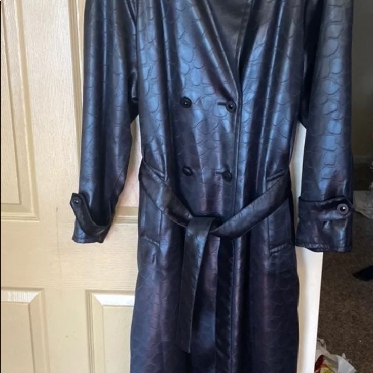 Beautiful Stunning Absolutely A One Of A Kind St John Collection .Trench Coat. Length 56” Length Shoulder To Hem. Luxury Double-breasted Outerwear For Night Out, Elegant Long Coat For Night Out, Trench Coats, St John, Trench Coat, Jackets & Coats, In Italy, Jackets For Women, Italy