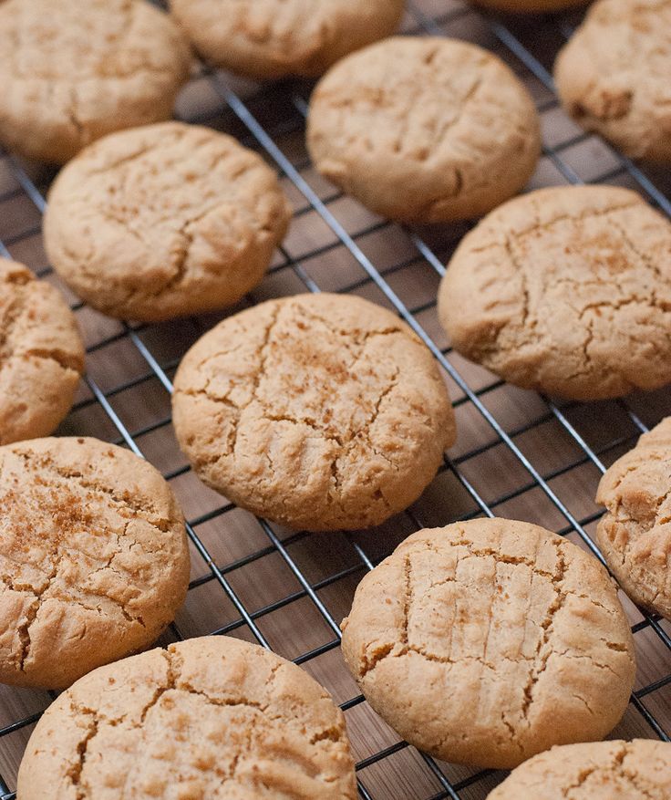 some cookies are cooling on a wire rack