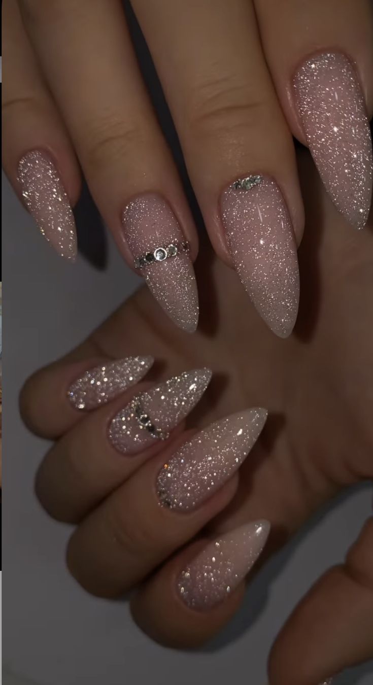 Beautiful Almond Nails, Quinceanera Nails, Prom Inspo, Classy Acrylic Nails, Thanksgiving Nails, Sparkle Nails, Nail Designs Glitter, Sparkly Nails, Prom Nails