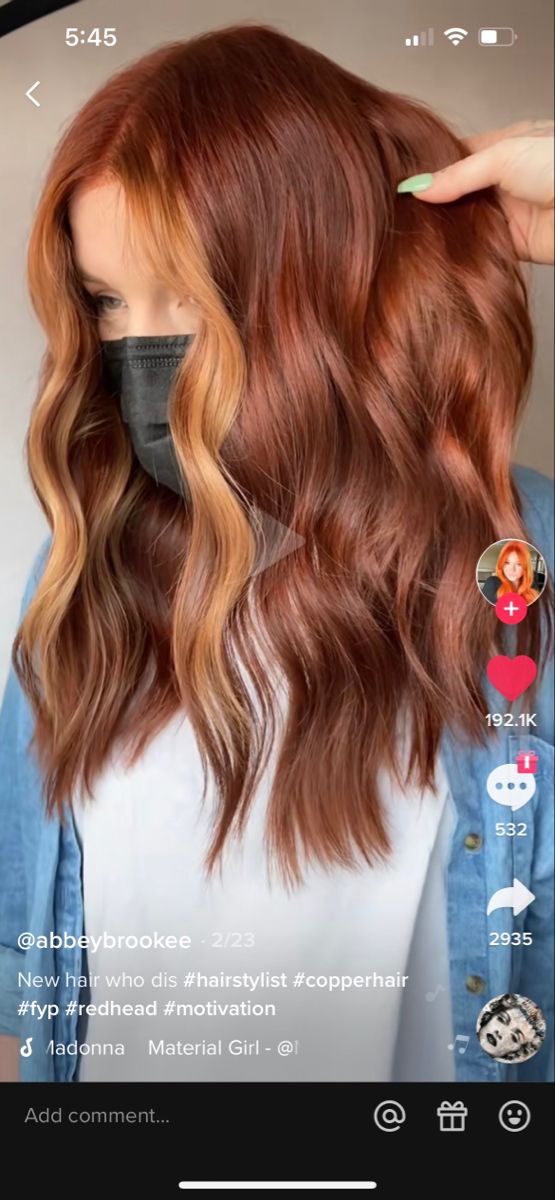 Dark Ginger With Money Piece, Copper Hair With Golden Money Piece, Light Brown Hair With Copper Money Piece, Copper Hair With A Money Piece, Light Auburn Hair Color With Money Piece, Auburn Red Hair With Money Piece, Ginger Balayage With Money Piece, Cinnamon Hair Color With Money Piece, Copper Red And Brown Hair