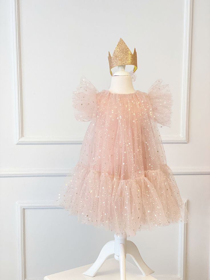 This cute pink fluffy tulle dress is for your Princess to be a fairy, This flower toddler dress is perfect for your speacial occasions; weddings, parties, photoshoots, christening.. She will be a star with this Boho design dress.. Fluffy sleeves, ruffled tulle skirt and star tulle fabric is used and also there is satin lining in the dress.. We used luxury fabrics and accesories for all detail of the dress, she will shine like a star with this different dress.. We have our own standard sizes for Toddler Fairy Costume, Boho Baby Birthday, Pink Toddler Dress, Baby Birthday Outfit, Girls Tulle Skirt, Fairy Princess, Baby Gown, Fairy Princesses