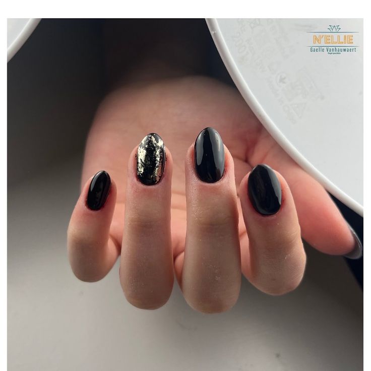 Black Nails With Gold Foil Flakes, Black With Gold Foil Nails, Black Nails Gold Flakes, Black And Gold Flake Nails, Black Nails With Foil, Black Nails With Gold Flakes, Black Nails With Gold, Nails With Gold Flakes, Foil Nail Designs