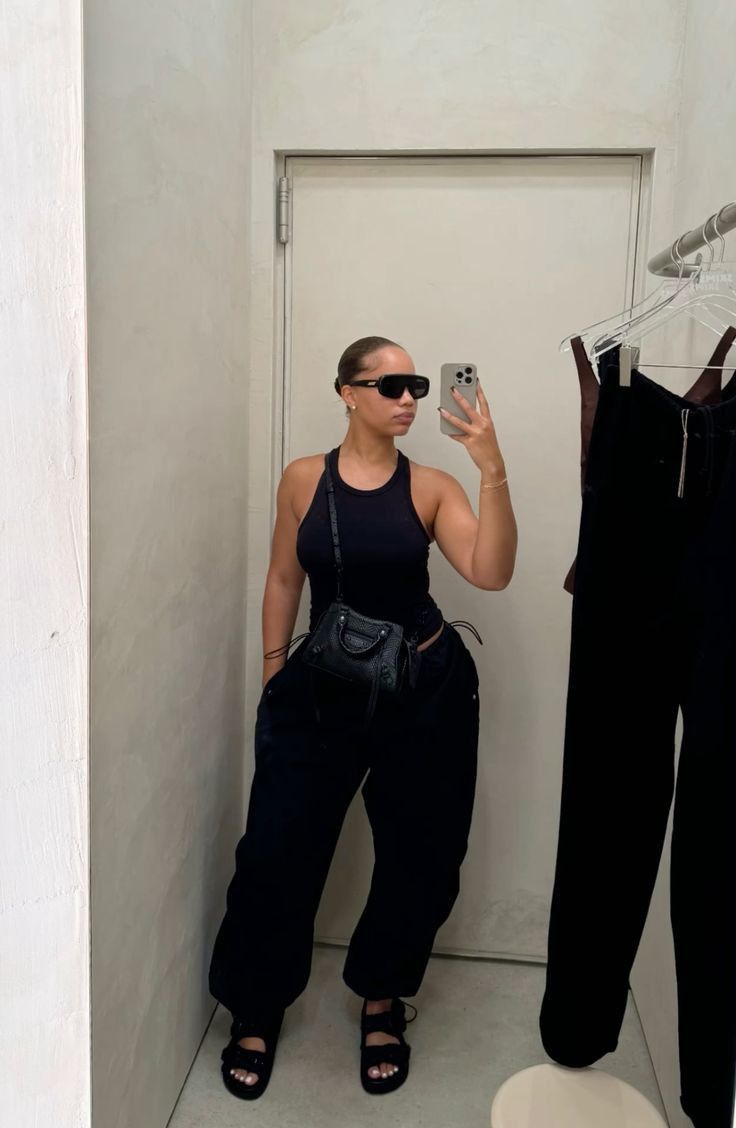 Los Angeles Summer Outfits 2024, Mid Size Casual Outfit Summer, Errand Aesthetic, Clean Girl Black Woman Aesthetic Outfits, Black Clean Girl Aesthetic Outfits, Clean Girl Aesthetic Black Women Outfit, Clean Girl Outfits Black Women, Errands Aesthetic, Chill Outfits Summer