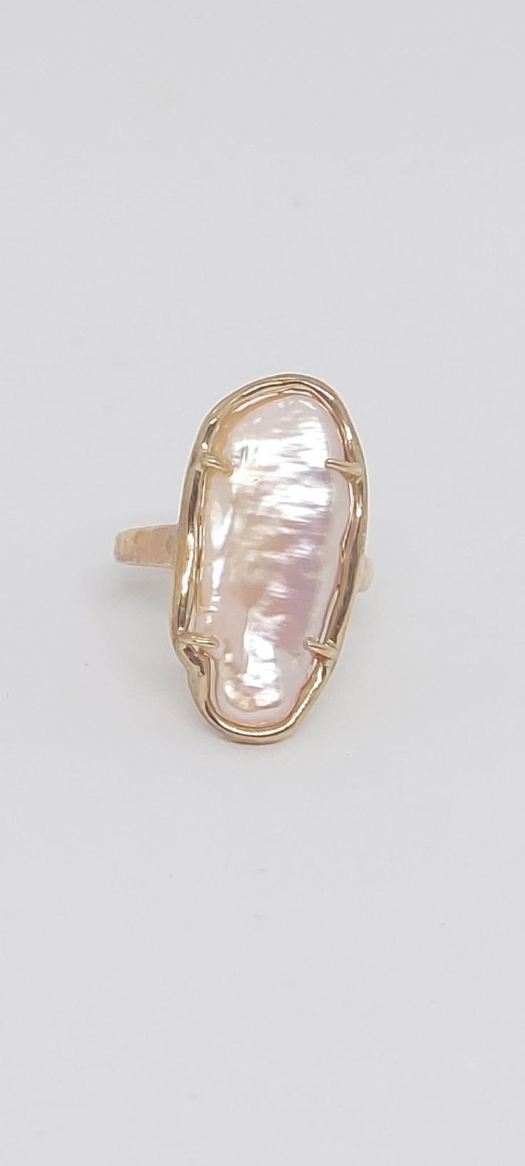 BIWA Pearl 22x10mm Long Pearl 14k Yellow Gold Ring. Natural Color BIWA Pearl Ring. 14k Yellow Gold Biwa Pearl Ring. Gift for her. Size 7 Pearl Ring. Biwa Pearl LOVER.   Product Info: - Stone: Natural Color Biwa Pearl. - Biwa Pearl Size: 22x10mm - Metal: 14k. - Finish:  Solid Yellow Gold. - Ring Size: 7 - Handmade item. - Made in USA. - Nice Gift box is included. Oval Yellow Gold Jewelry With High Luster, Oval Yellow Gold High Luster Jewelry, Oval 14k Gold High Luster Jewelry, Oval 14k Gold Jewelry With High Luster, Heirloom Gold Jewelry With High Luster, Gift Jewelry In 14k Gold With High Luster, Heirloom High Luster Gold Jewelry, Heirloom High-luster Gold Jewelry, Gold Oval Jewelry With High Luster