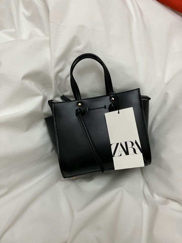 Zara Bags Handbags, Broken Iphone, Zara Purse, Bag Closet, Mini City, Zara Bag, Bag Zara, Zara Handbags, Expensive Shoes