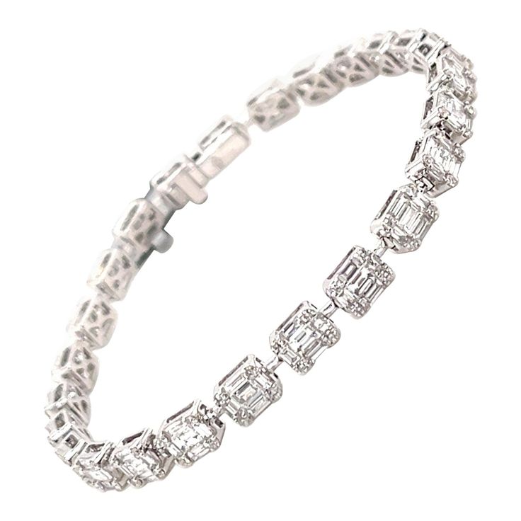 18K White Gold 100 Round Diamonds 0.64 cts 125 Baguette Diamonds 3.38 cs Bracelet Tennis, Modern Bracelets, Diamond Tennis Bracelet, Baguette Diamonds, Tennis Bracelet Diamond, Baguette Diamond, Tennis Bracelet, Modern Jewelry, Emerald Cut