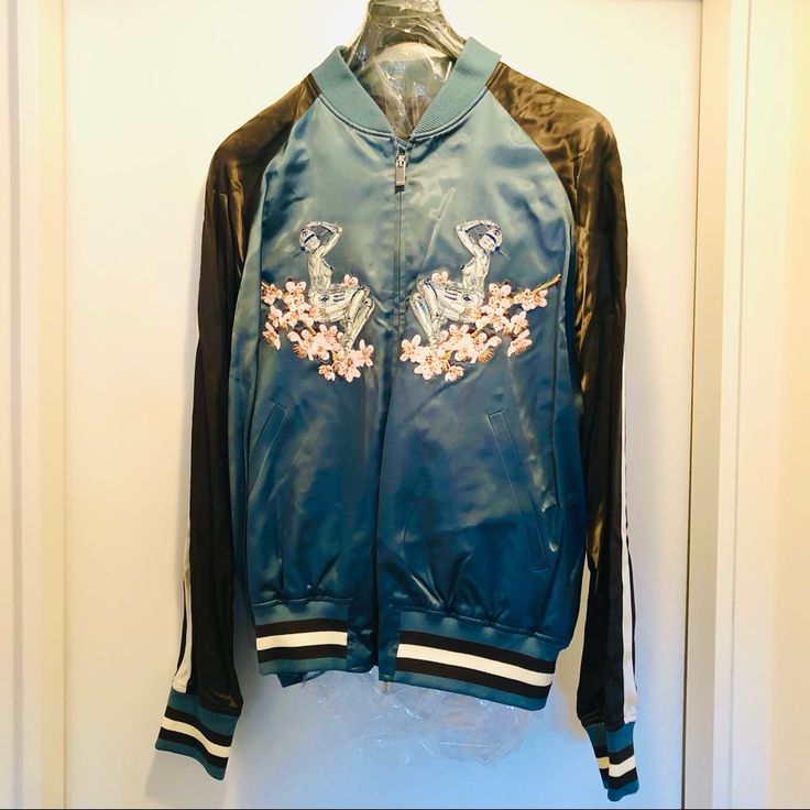 Brand New Never Worn Rare Dior X Sorayama Silk Bomber Jacket. Comes With Suit Bag. Please See Details Of Embroidery. Blue Silk Outerwear For Fall, Luxury Blue Outerwear For Spring, Designer Blue Outerwear For Spring, Dior Windbreaker, Bar Jacket Dior, Dior Bar Jackets, Silk Outerwear With Intricate Embroidery, Luxury Silk Outerwear With Floral Embroidery, Dior Jacket