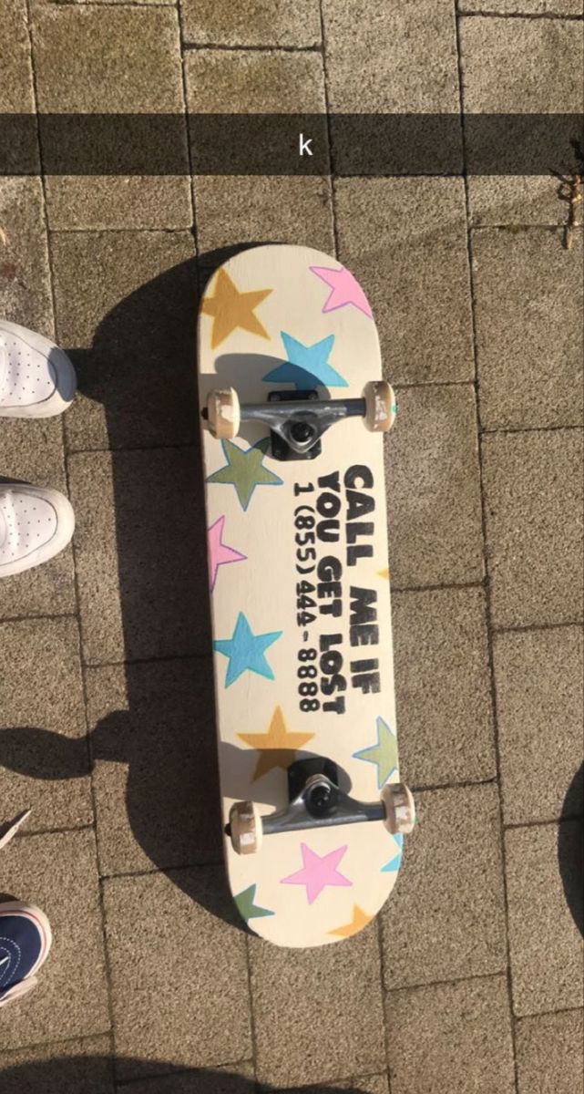 a skateboard that is sitting on the ground