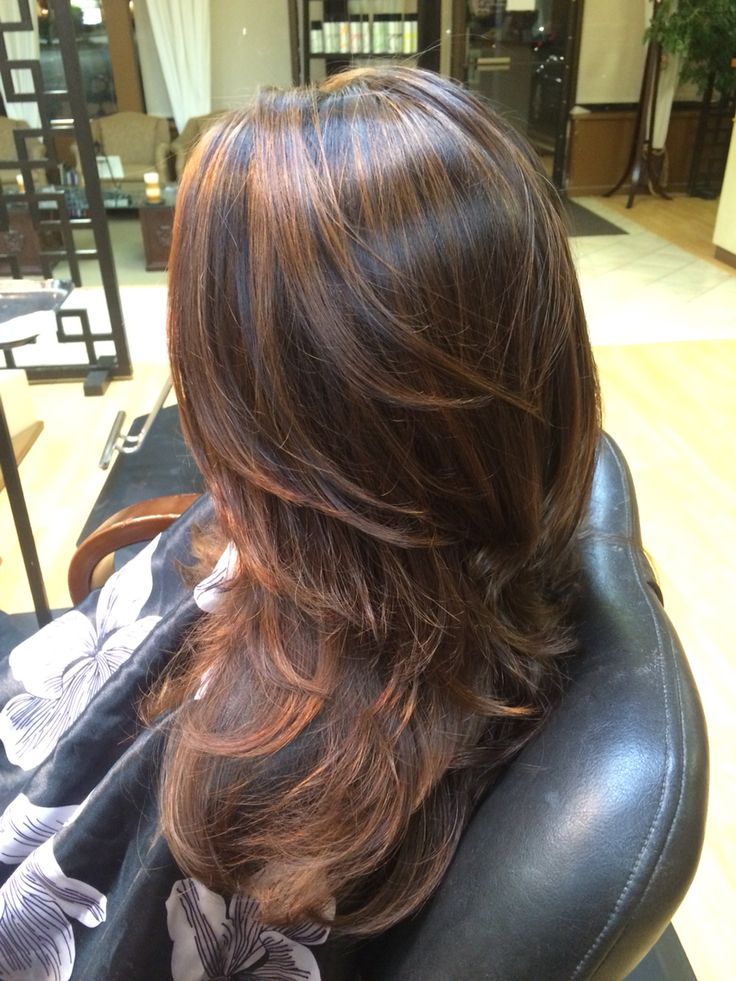 Copper caramel highlights Caramel Hair Highlights, Bronde Hair, Dark Hair With Highlights, Caramel Hair, Caramel Highlights, Hair Color Highlights, Brown Hair With Highlights, Hair Color Balayage, Hair Inspo Color