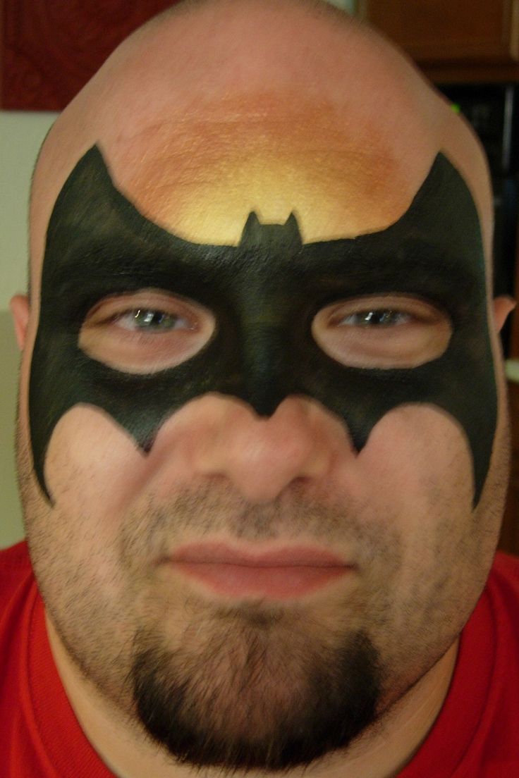 Bat Man Makeup, Batman Makeup Look, Simple Face Paint Halloween, Batman Makeup Halloween, Batman Eye Makeup, Batman Face Paint Easy, Batman Makeup Ideas, Funny Face Paint Ideas, Man Face Makeup