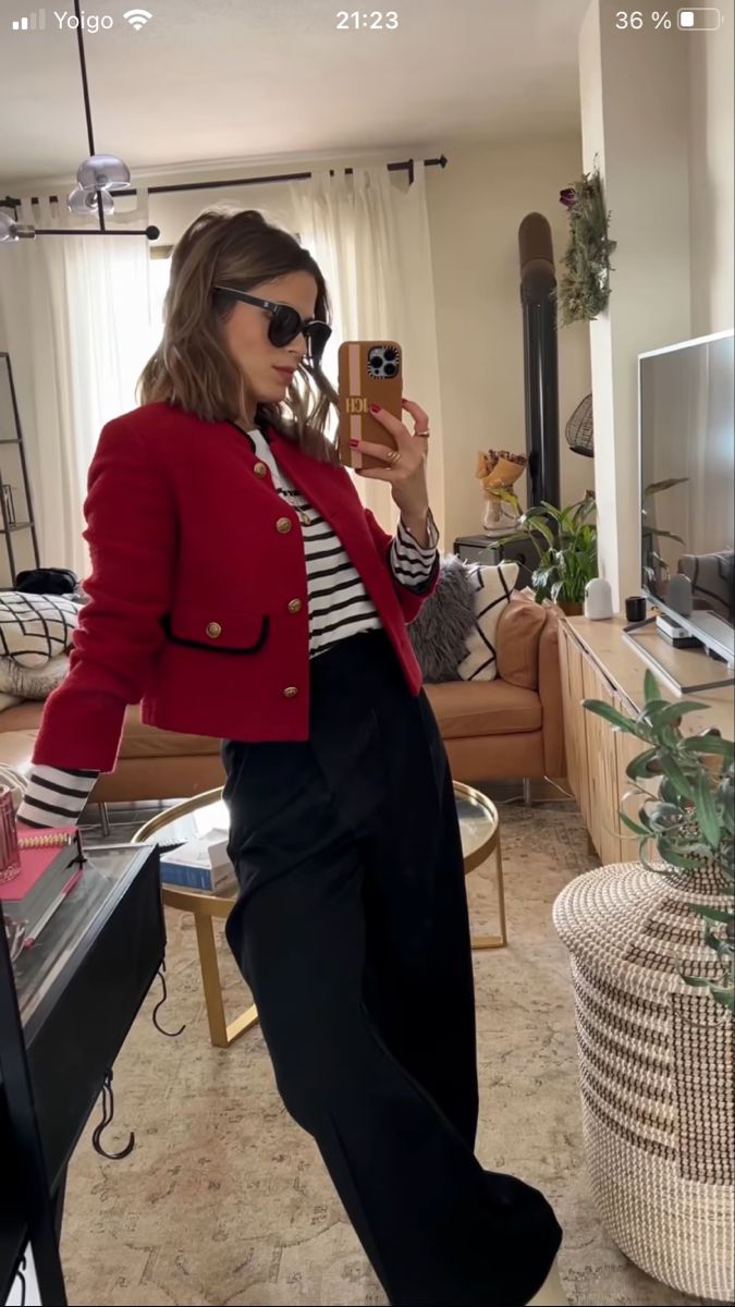 Blazer Street Style, Desert Fashion, Red Blazer, Street Style Inspiration, Work Looks, Work Outfits Women, Inspiration Style, Work Fashion, Cute Casual Outfits