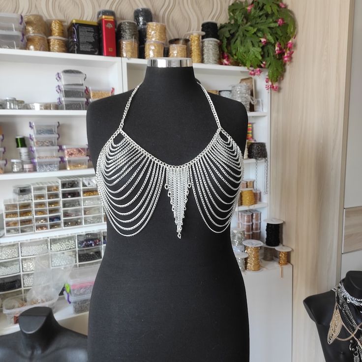 Jewelry Bra, Decorated Bras, Bra Jewelry, Gold Body Chain, Chain Bra, Top Bra, Chain Top, Jovani Dresses, Head Jewelry