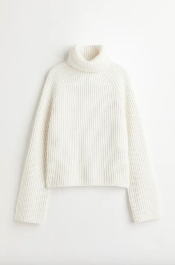 Capsule Wardrobe List, Christmas Clothing Ideas, How To Look Expensive, White Turtleneck Sweater, Boxy Sweater, Ribbed Turtleneck Sweater, Easy Winter Outfit, Fitted Turtleneck, White Turtleneck