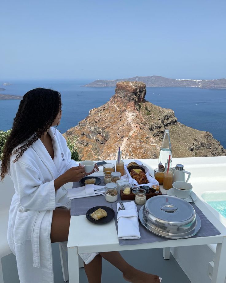 breakfast Greece summer morning travel Santorini dreamy summer Love In Greece Aesthetic, Greece Honeymoon Aesthetic, Greece Couple Aesthetic, Greece Santorini Aesthetic, Couple Vacation Aesthetic, Besties Traveling, Greece Vacation Aesthetic, Vacation Routine, Greece Travel Aesthetic