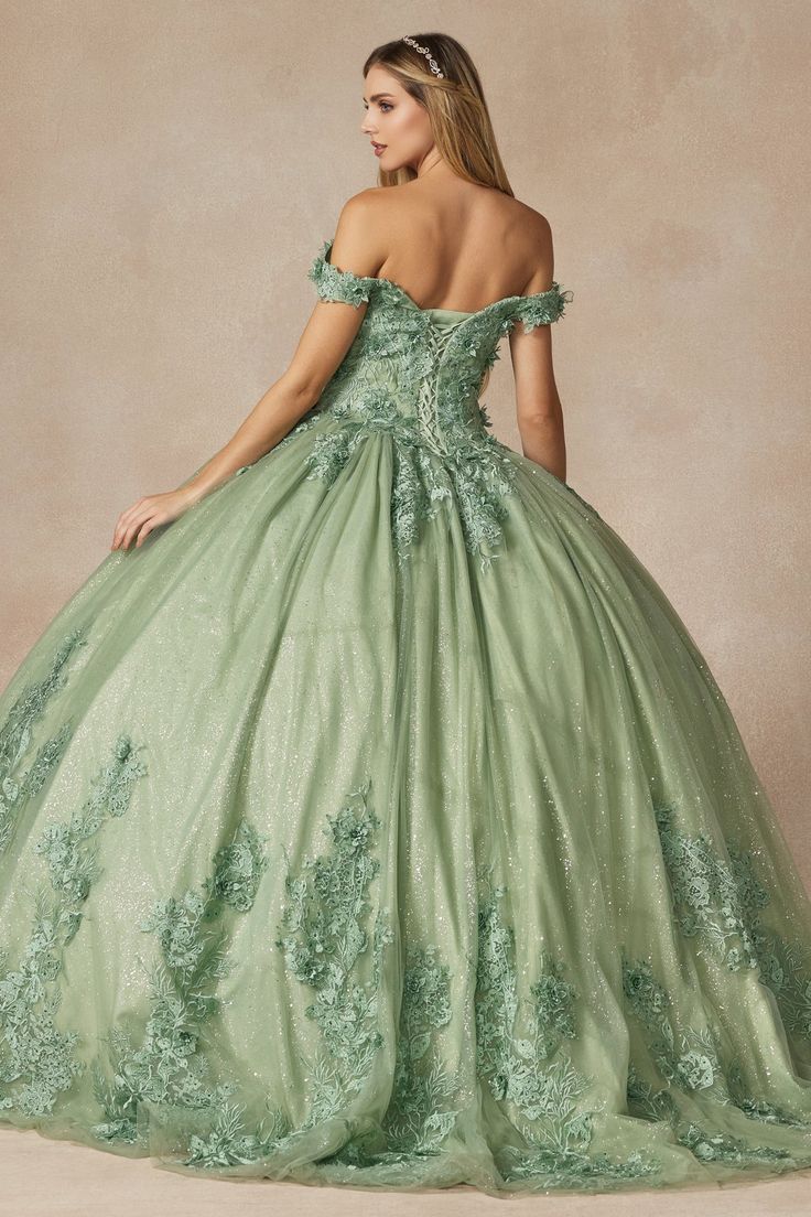 Green Quince Dress, Long Ball Dresses, Special Ocassion Dresses, Green Quinceanera Dresses, Quinceanera Themes Dresses, Off Shoulder Ball Gown, Debutante Ball, Quince Dress, Corset Back