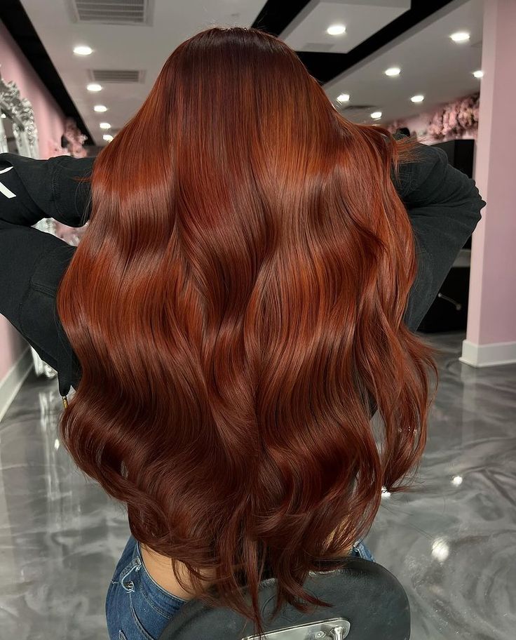 Copper Brown Hair, Dark Auburn Hair, Red Hair Looks, Cinnamon Hair, Red Hair Inspo, Wine Hair, Ginger Hair Color, Hair Color Auburn, Copper Hair Color