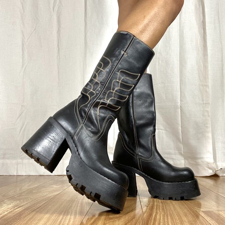 Chunky Cowboy Boots, Platform Cowboy Boots Outfit, Chunky Leather Trendy Platform Boots, Y2k Boots Outfit, Retro Chunky Boots, Chunky 70s Boots, Vintage Chunky Boots, Chunky Platform Boots Outfit, Y2k Cowboy Boots