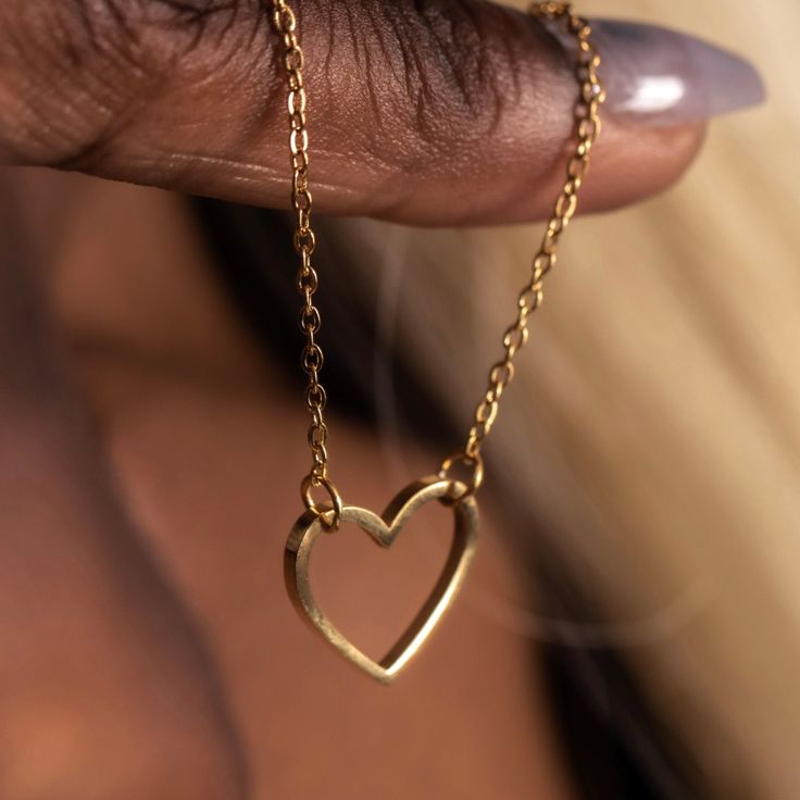 Heart Full Of Love Stainless steel. Gold plated. Length: 18- 20 Inches / 48 - 51 cm chain. Pendant Size: 2 cm/ 2 cm Heart Full Of Love, Spread Kindness, Full Of Love, Instagram Icons, Heartfelt Gifts, Rose Gold Necklace, Love Necklace, Chain Pendant, Accessories Rings