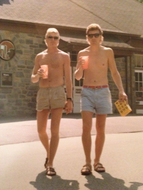 Men Short Shorts, Men In Shorts, Hippie Outfits 60s, 80s Summer Outfits Men, 70s Shorts Men, 80s Shorts Men, 1971 Mens Fashion, 70s Mens Fashion Magazine, 70s Men Short Shorts