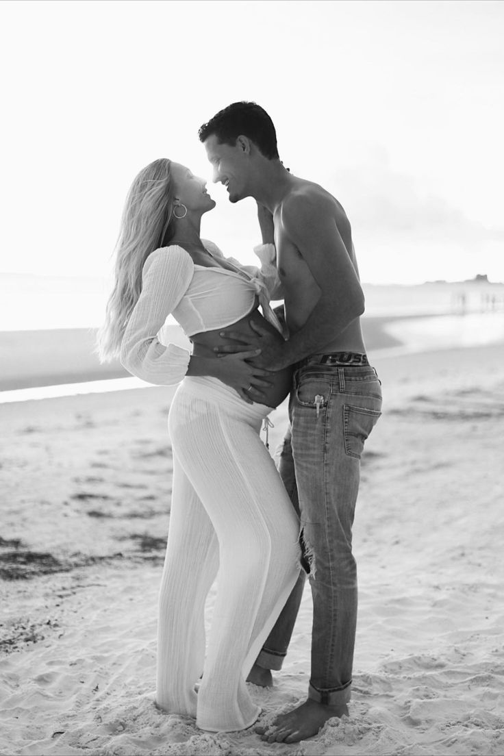 Couples maternity pictures at the beach Pregnancy Photo Shoot Ideas, Pregnancy Photoshoot Beach, Maternity Shoot Beach, Couple Maternity Poses, Beach Maternity Pictures, Summer Photo Shoot, Pregnancy Photo Shoot, Couple Maternity, Pregnancy Announcement Photoshoot