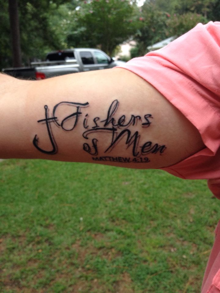 a person with a tattoo on their arm that says, fishers and meer