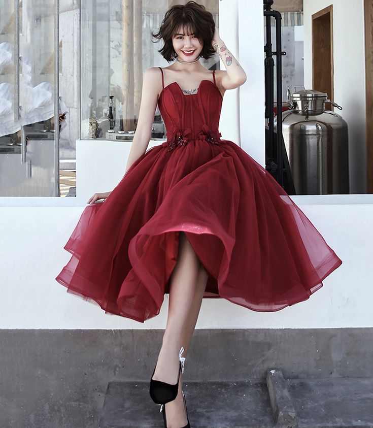 Elegant Strapless Prom Dress With Tulle Skirt, Elegant Strapless Tulle Dress For Prom, Elegant Strapless Tulle Dress For Prom Season, Chic Corset Dress For Homecoming Prom, Chic Corset Dress For Homecoming And Prom Season, Elegant Red Dress With Tulle Skirt, Elegant Strapless Tulle Dress For Gala, Red Tulle Dresses For Prom Season, Elegant Tulle Corset Dress For Prom Season