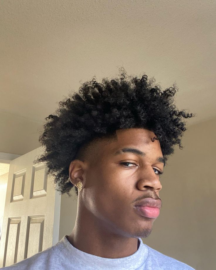 Taper Fade Haircut Black Curls, Black Hair Cuts Men Fade, Front Taper Haircut Black Men, 4c Men Hairstyles, Black Guys With Curly Hair, Afro Taper Fade Black Men, Curly Taper, Taper Fade Afro, Afro Hair Fade