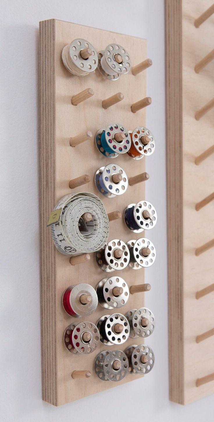 there are many different types of spools on the wall