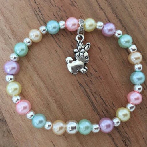 Pastel shades Easter bracelet with bunny charm... Easter Jewelry Ideas, Easter Bracelet Ideas, Diy Easter Jewelry, Easter Bracelets, Bunny Easter Egg, Preppy Bracelets, Easter Jewelry, Spring Bracelet, Diy Jewelry Unique